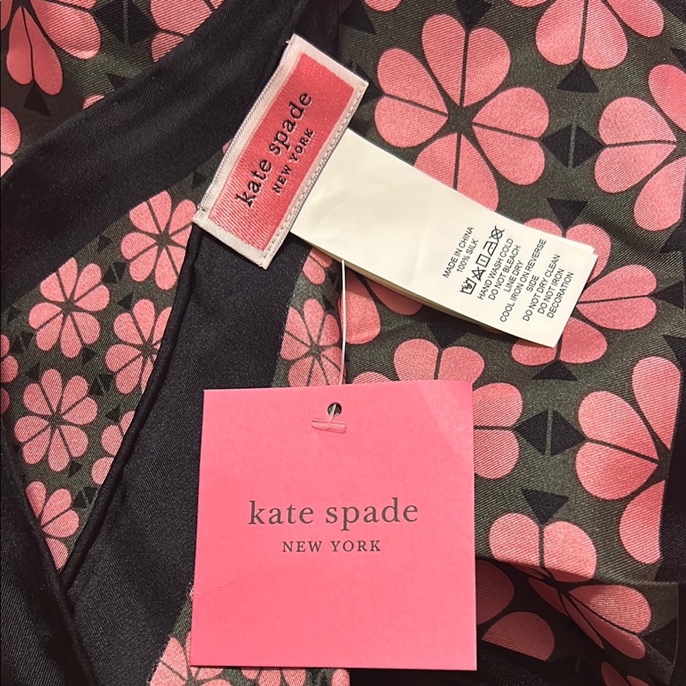 Kate Spade Pink and Black Floral Silk Scarf NWT Retail $88 - Picture 4 of 6